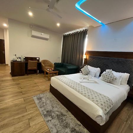 Click Collection The Abode, Dharamshala Hotel Luaran gambar